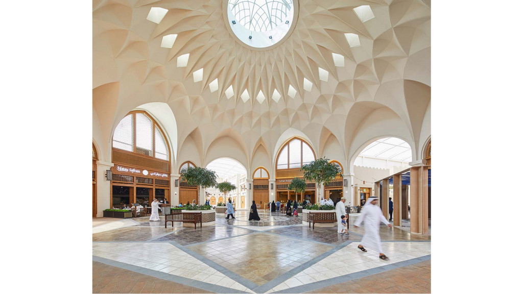 A large building with a large courtyard.