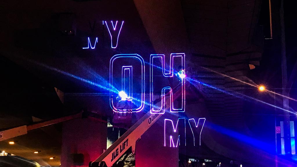 A large machine with lights.