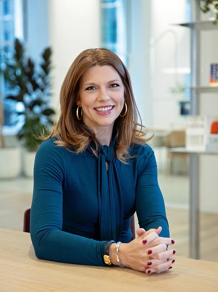 Leslie Taylor headshot