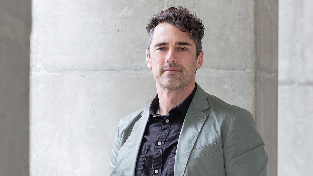 Jacob Simons headshot