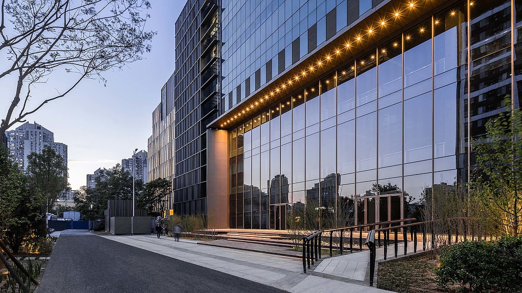 A building with glass walls.