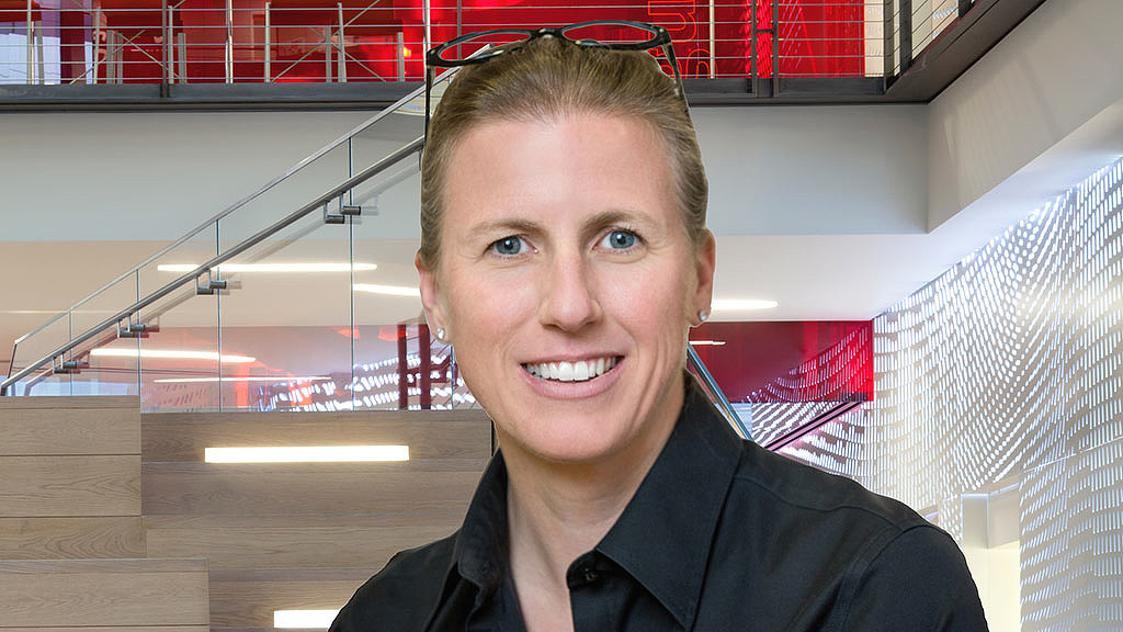 Kelly Farrell headshot