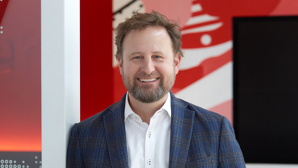 Christian Amolsch headshot