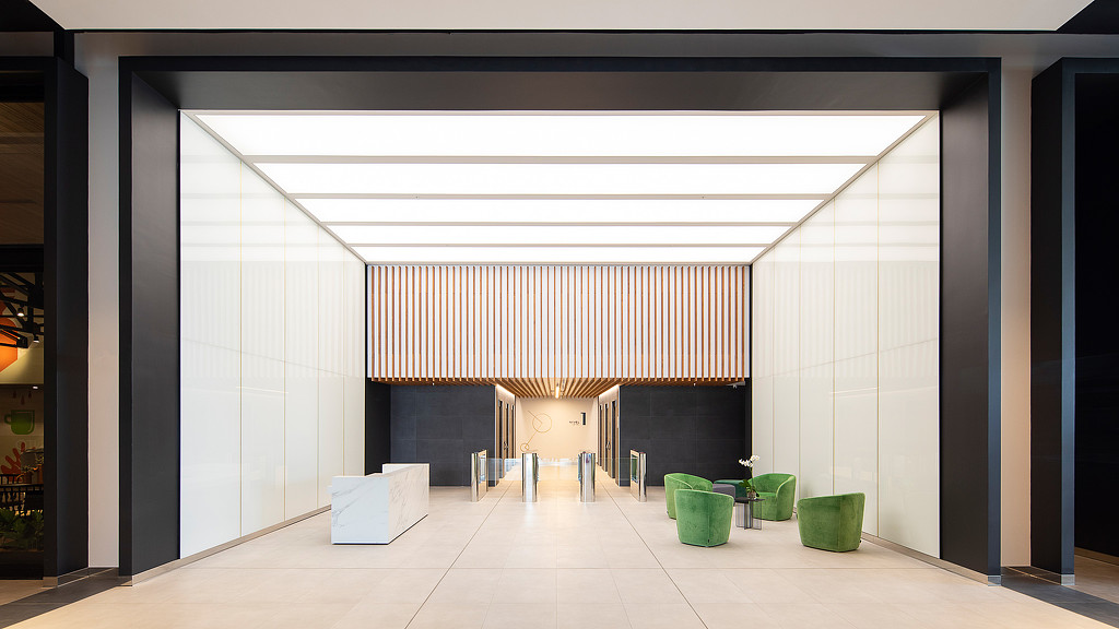 Torre Universal office lobby