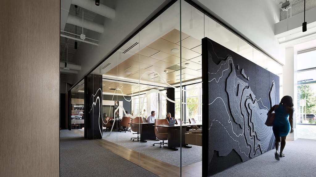 DIRTT Dallas showroom meeting room and map wall