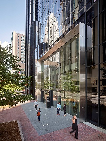 Charlotte Plaza exterior