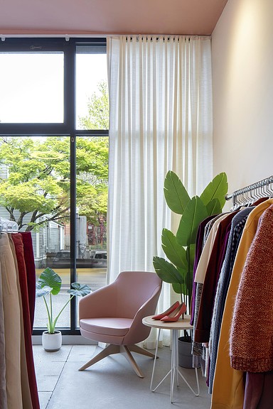 Rose Haven Community Day Shelter boutique