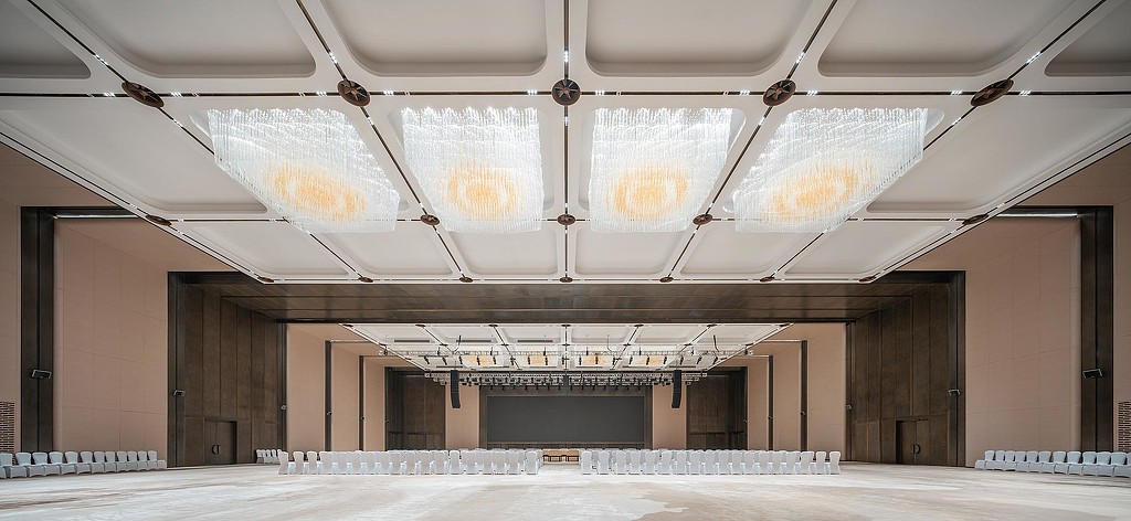 Lijia Smart Hall convention hall with audience seating.