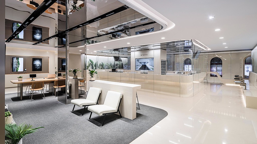 Honor Life Store immersive product room.