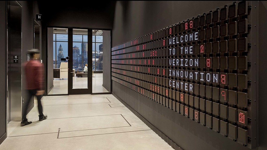 Digital signage entry at Verizon