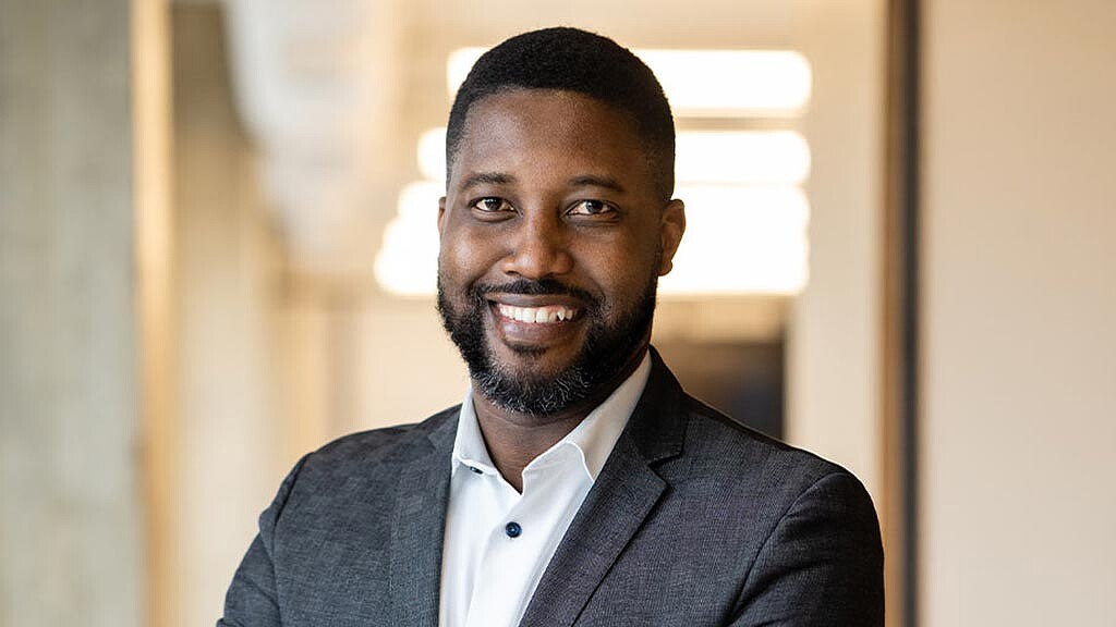 Vaki Mawema headshot