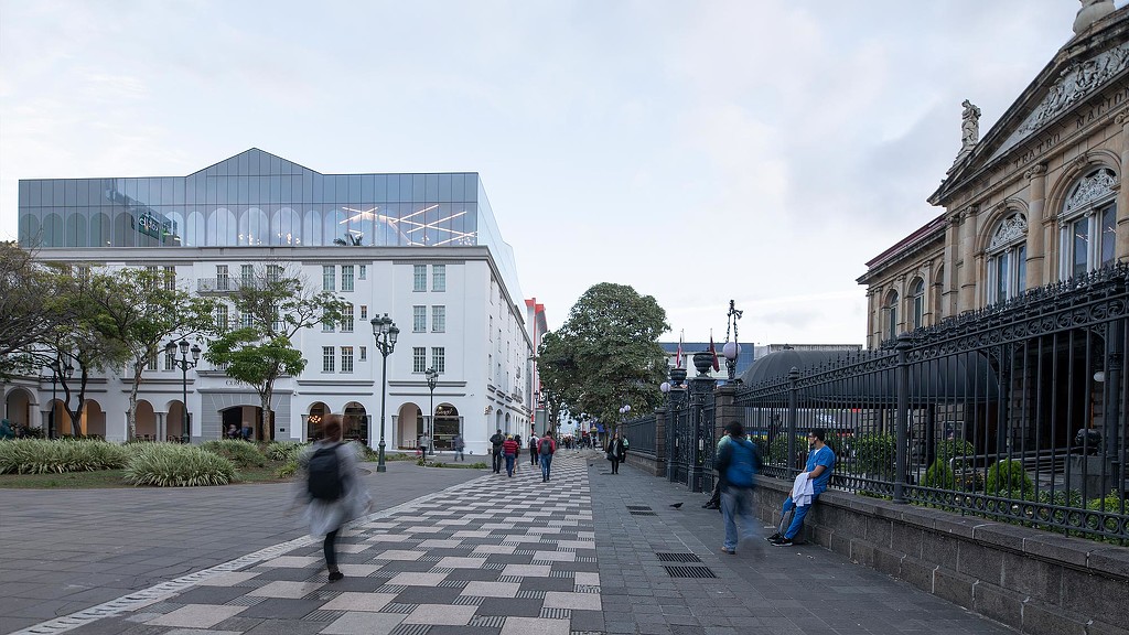 Gran Hotel Costa Rica from street