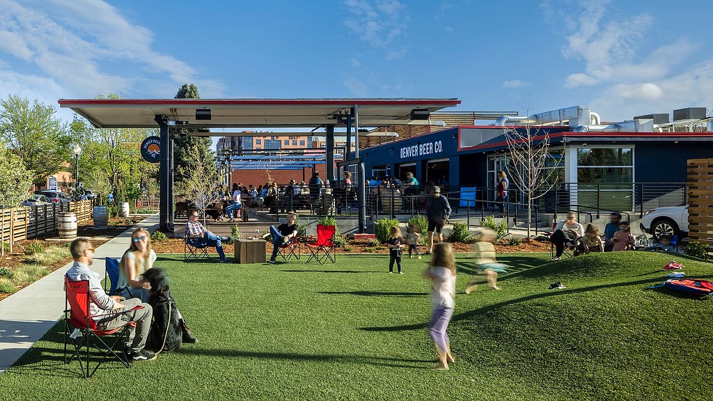 Denver Beer Co outdoor lawn