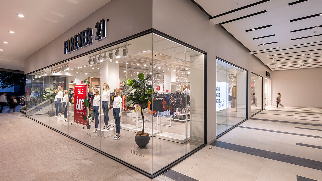 Forever 21 Costa Rica flagship store exterior