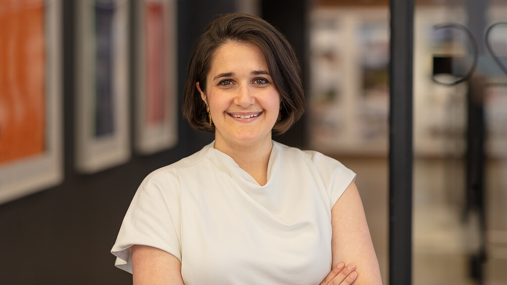 A person with the arms crossed.