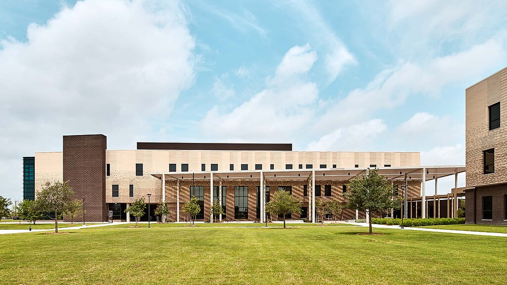 Del Mar College Oso Creek Campus building exterior