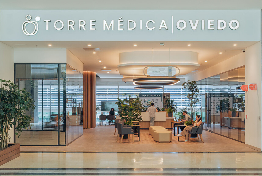 Oviedo Medical Tower entrance