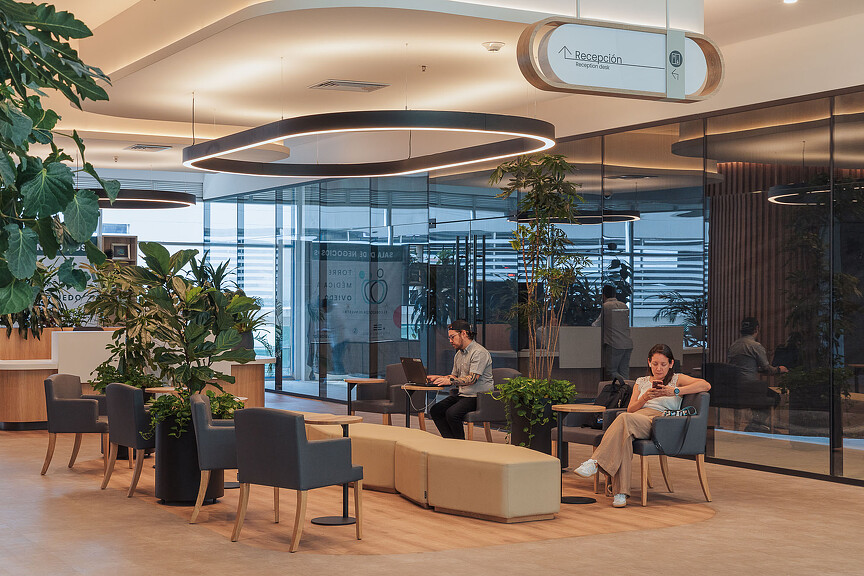 Oviedo Medical Tower reception