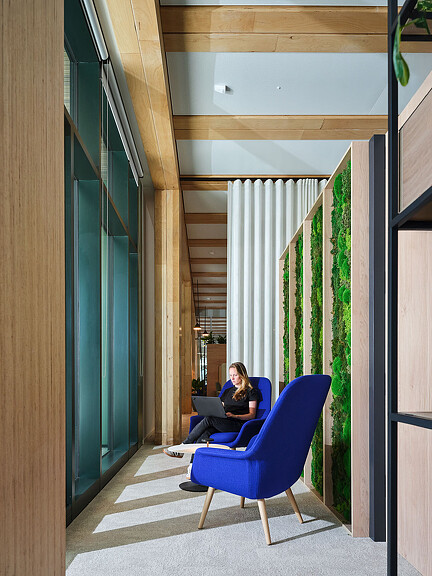 Synopsys Munich quiet space with lounge chairs