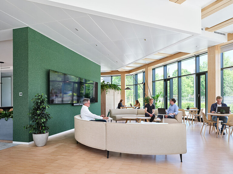 Synopsys Munich workplace with lounge and cafe-style seating