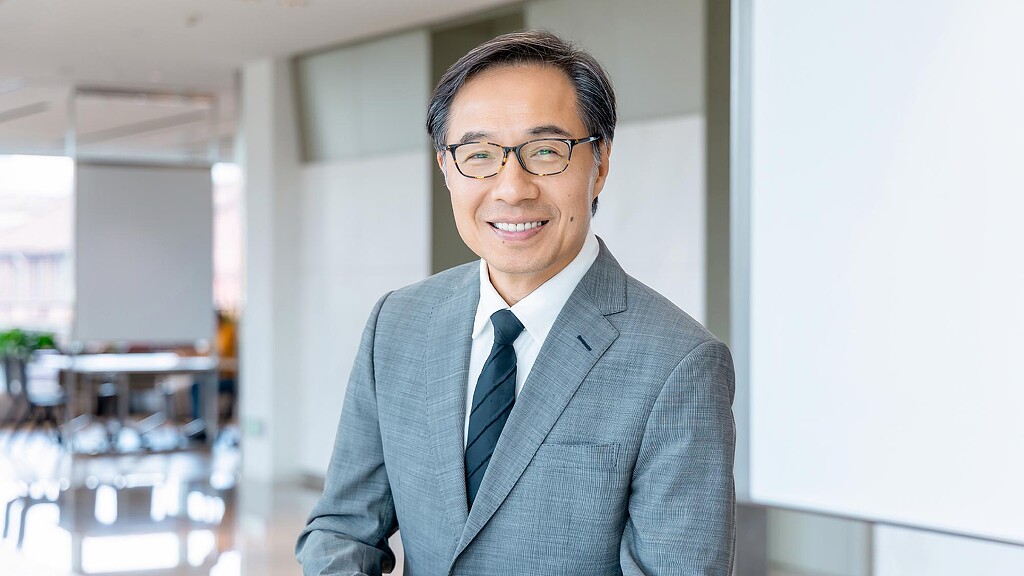 Hungchih Liu headshot