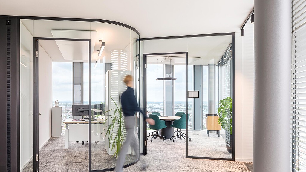 A person standing in a room.