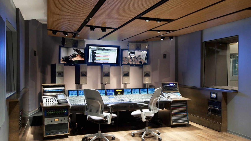 A room with a table and chairs.