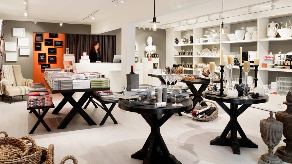 A room with tables and chairs.