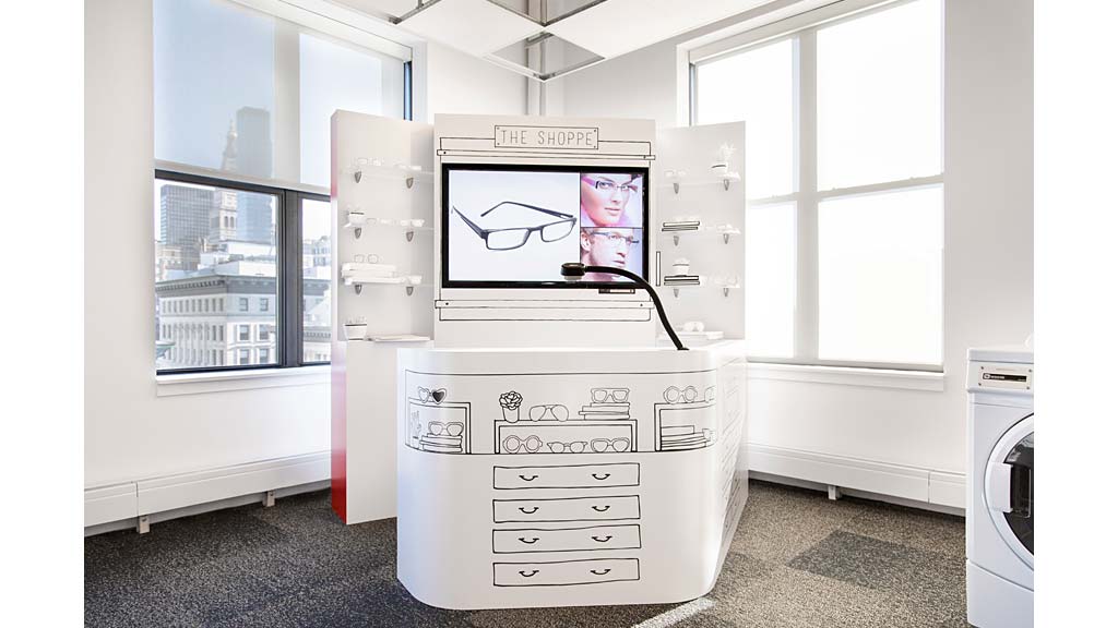 A white washing machine.