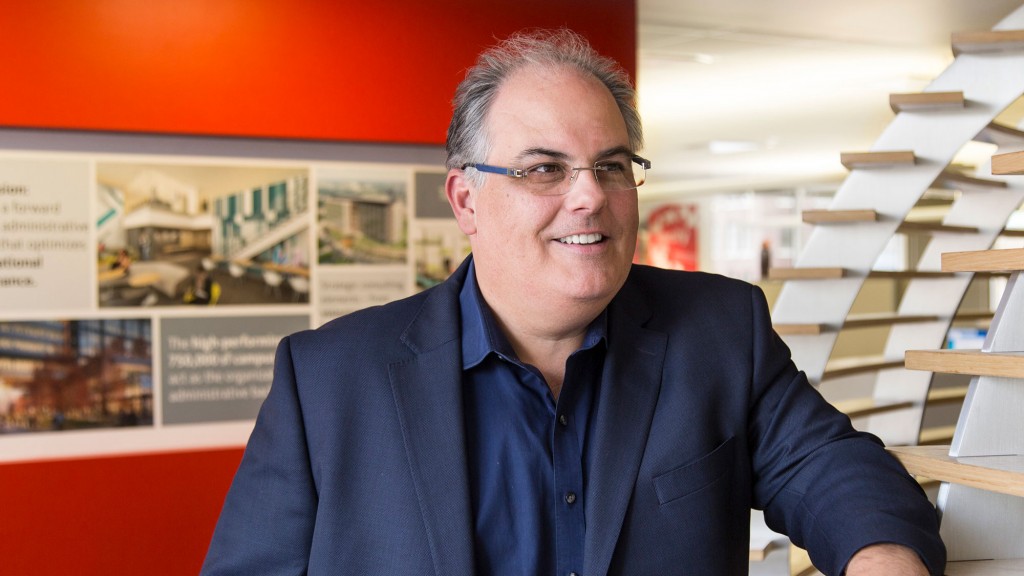 A photo of Alexander Fernández