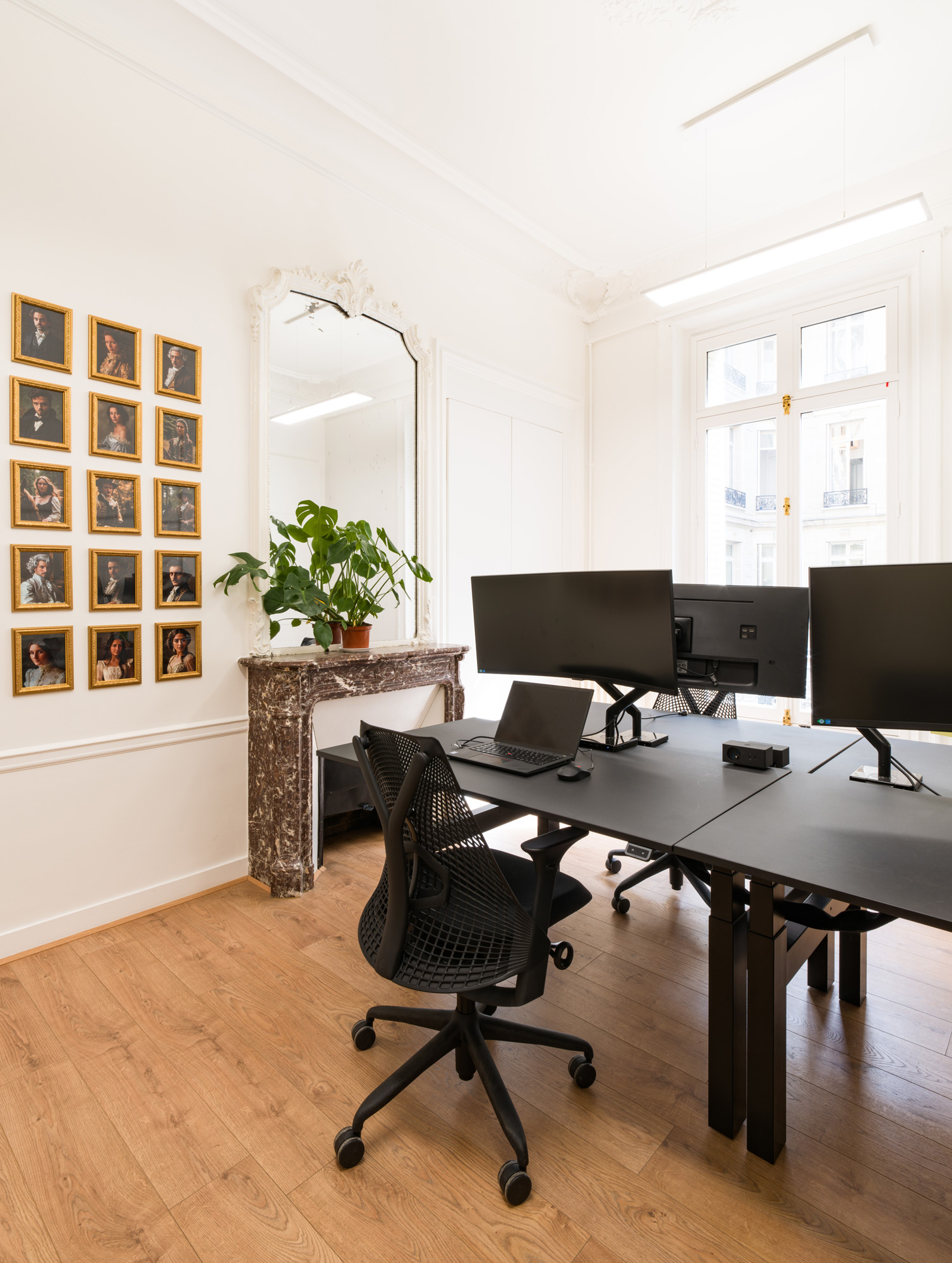 A room with a table and chairs.