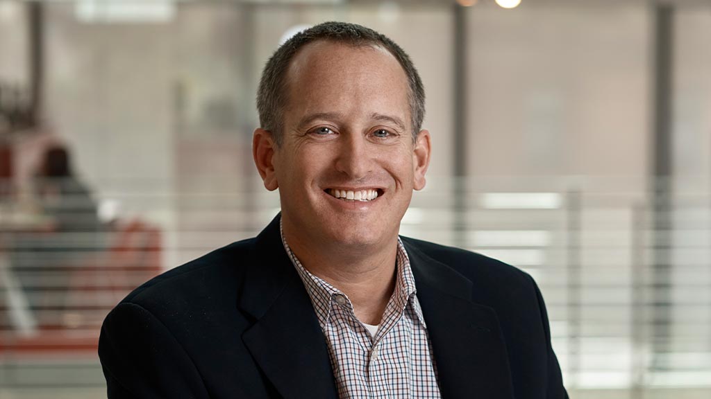Peter Barsuk headshot