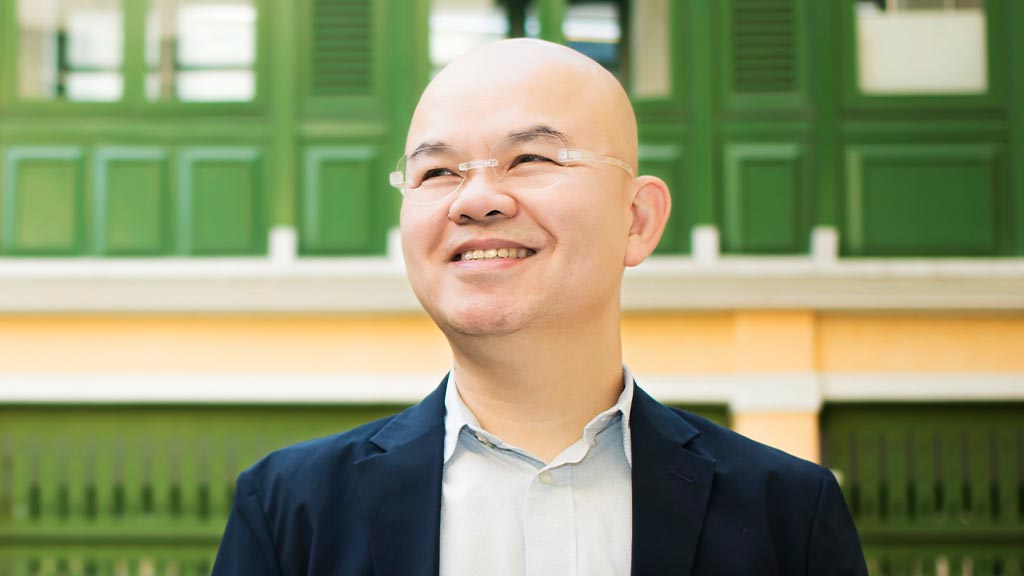 Chakkrit Luangcharoenrat headshot