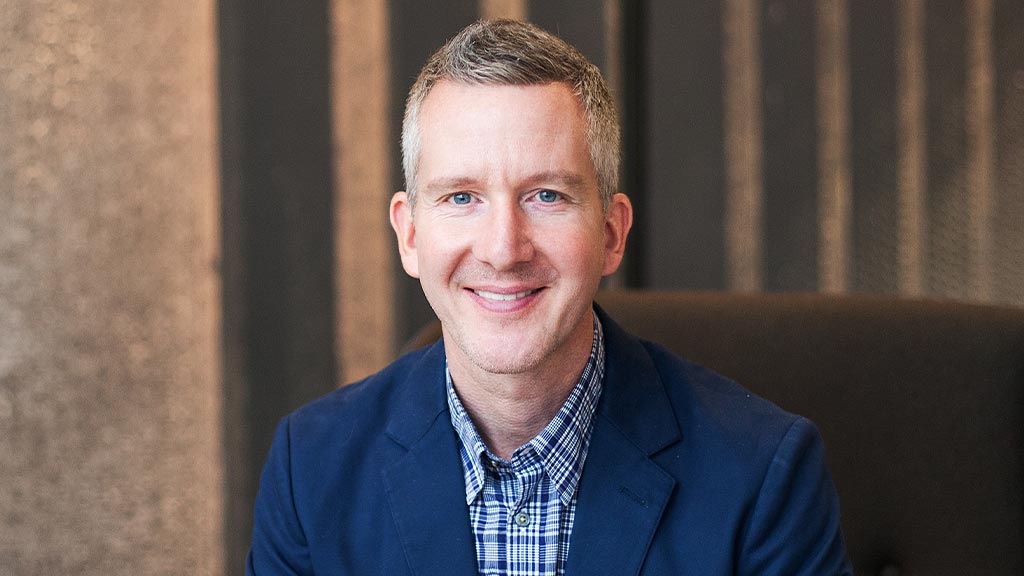 Erik Lucken headshot