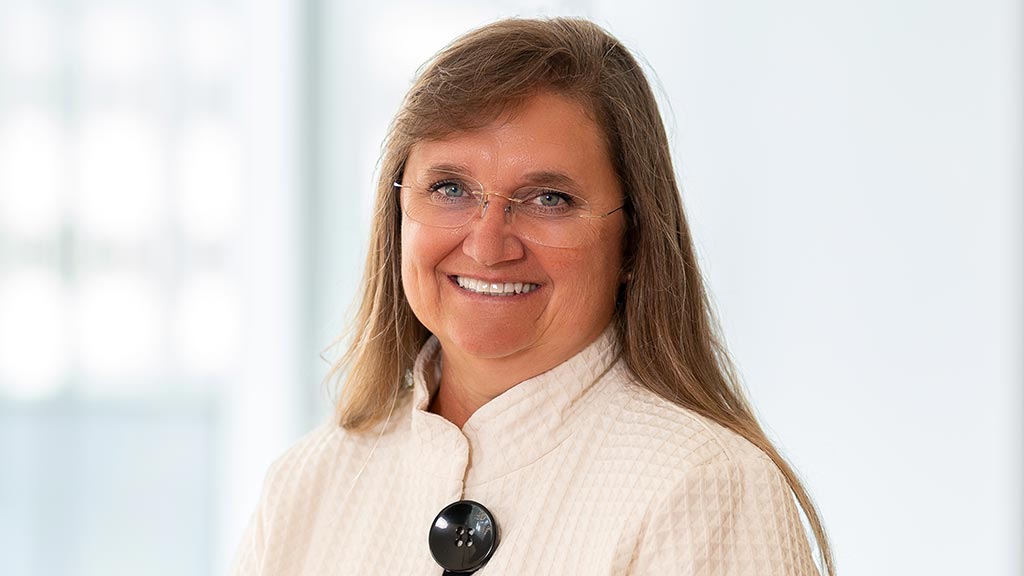 Stephanie Burritt headshot