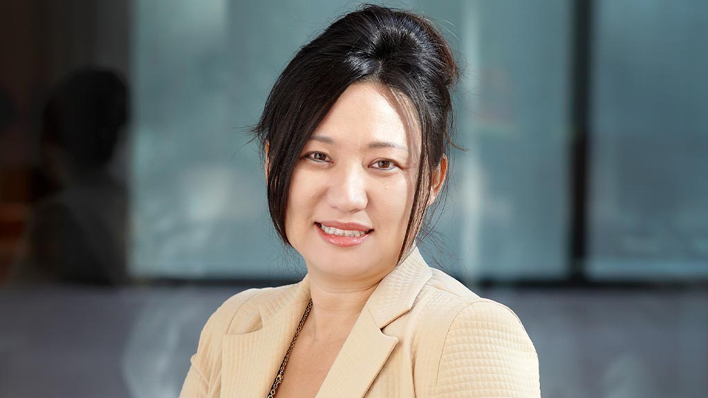 Christy Kim headshot