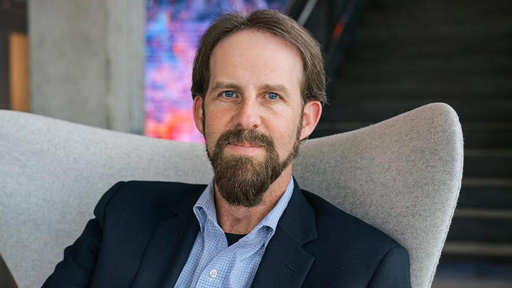Edward Muth headshot