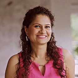 Naseera Razak headshot