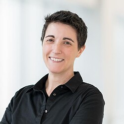 Debora Novarini headshot