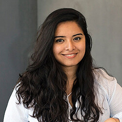 Faiza Mehmood headshot