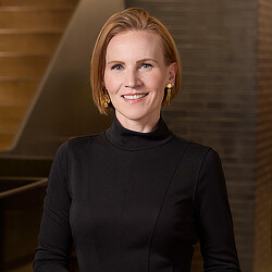 Amanda Carroll headshot