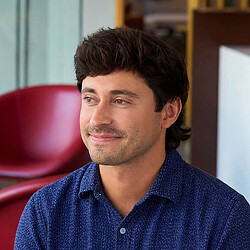 Alex Benbassat headshot
