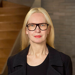 Siobhan Barry headshot