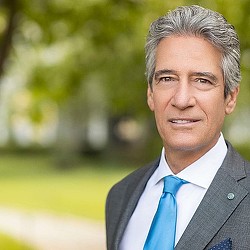 A man in a suit and tie.