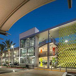 San Diego International Airport, Terminal 2 Parking Plaza
