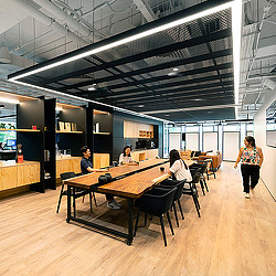 Gensler Singapore office open collaboration area