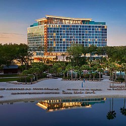 Swan Hotel Exterior night