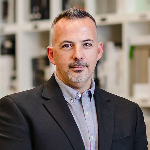 Steven Velegrinis headshot