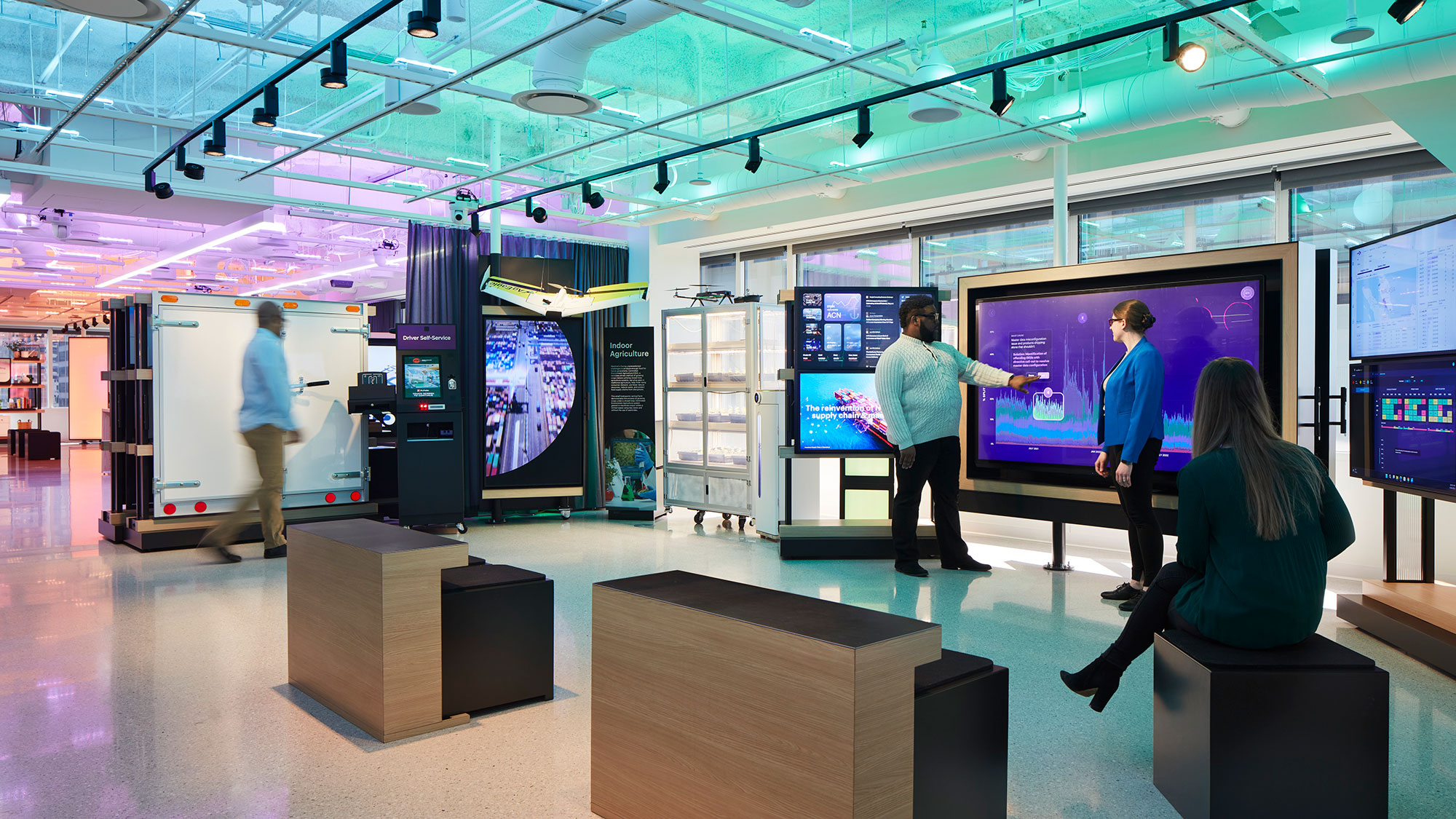 How Customer Experience Centers Unify Spatial and Digital Branding