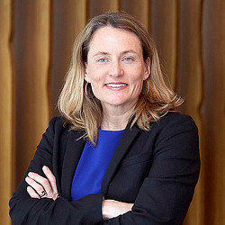 Larissa Gray headshot